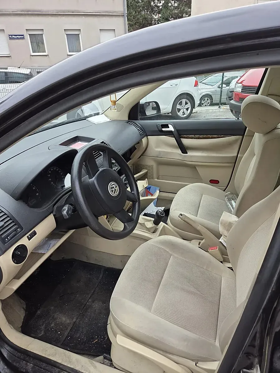 Volkswagen Polo 2003 photo 3