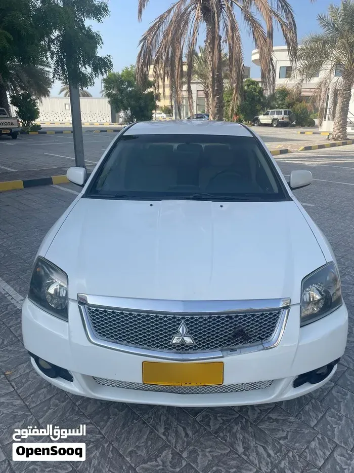 Mitsubishi Galant 2011 photo 4