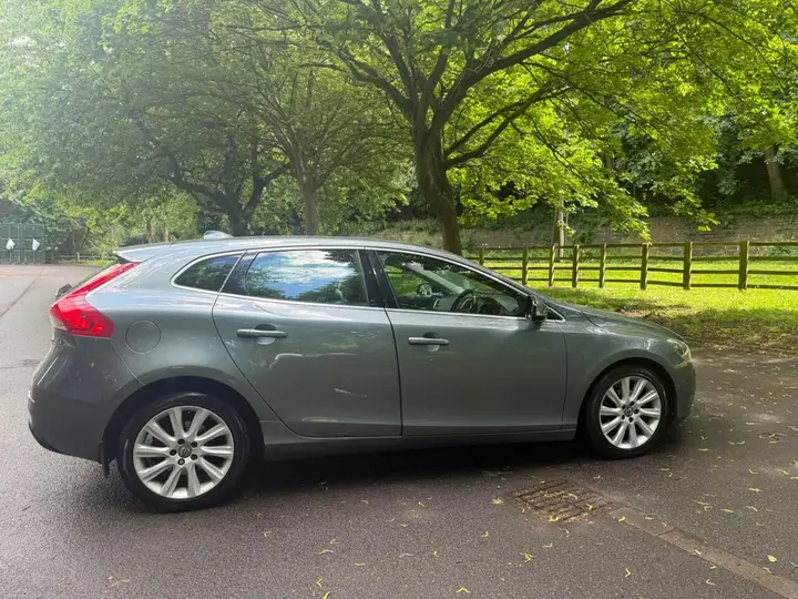 Volvo V40 2015 photo 5