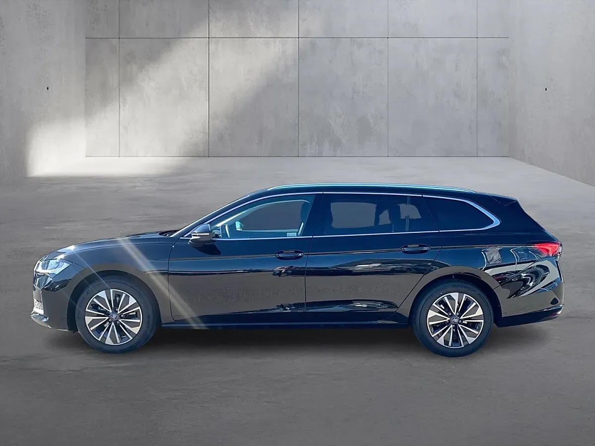 Skoda Superb 2025 photo 2