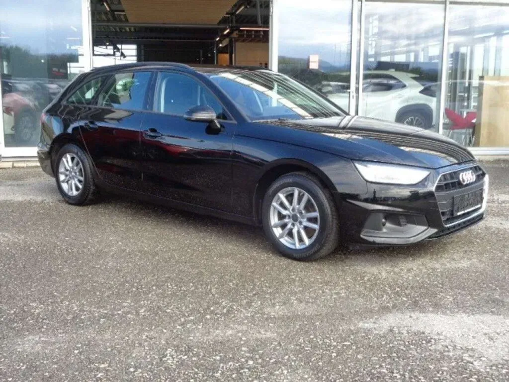 Audi A4 2023 photo 2
