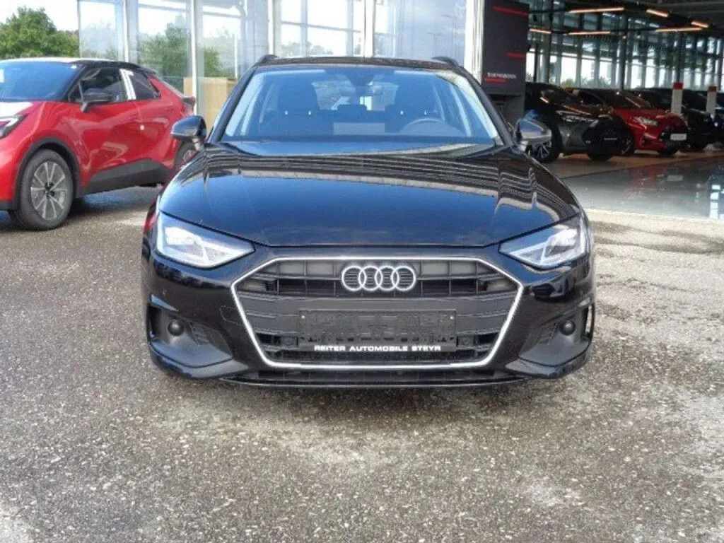 Audi A4 2023 photo 3