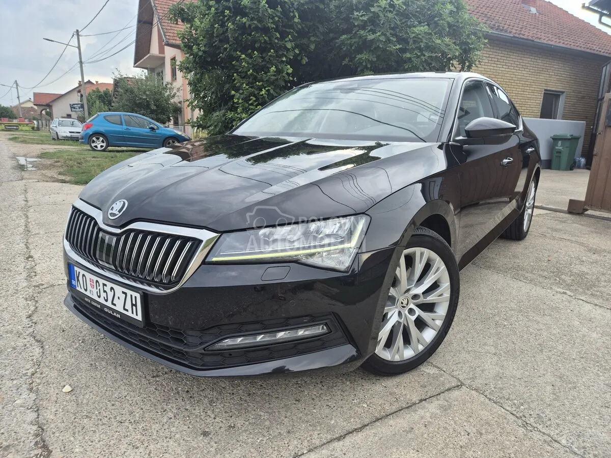 Skoda Superb 2022 photo 2