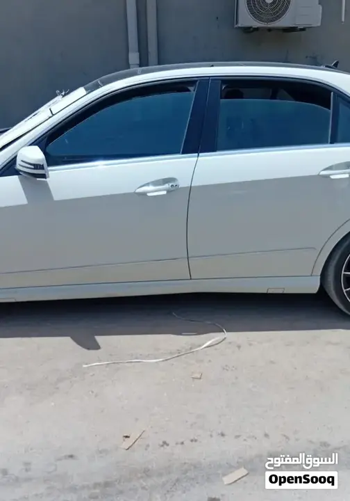Mercedes-Benz E-Class 2011 photo 4