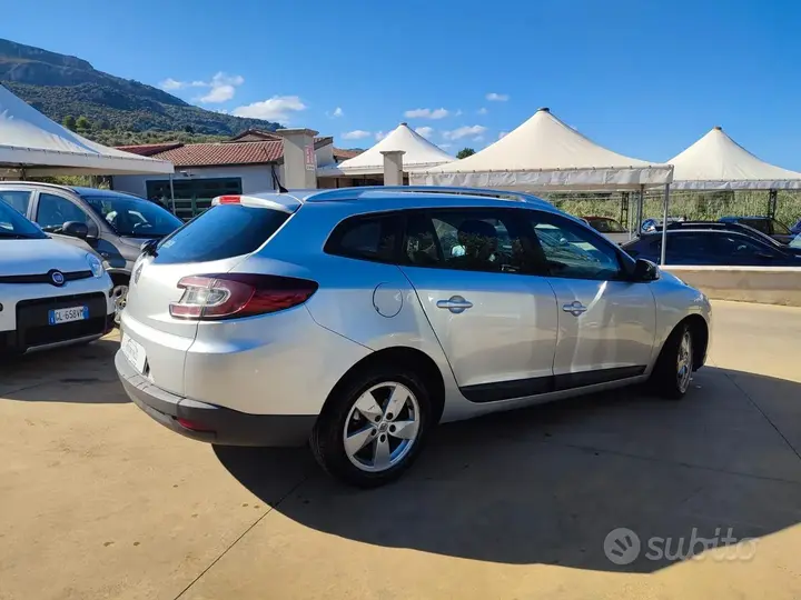 Renault Megane 2010 photo 3