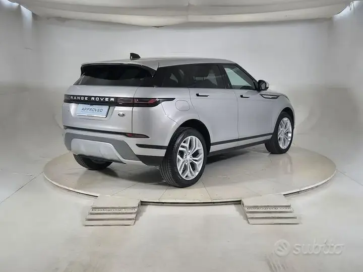 Land Rover Range Rover Evoque 2022 photo 2
