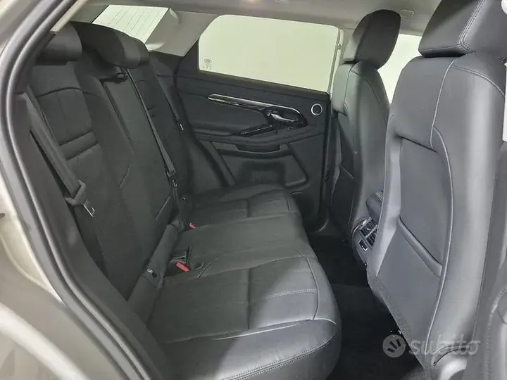 Land Rover Range Rover Evoque 2022 photo 3