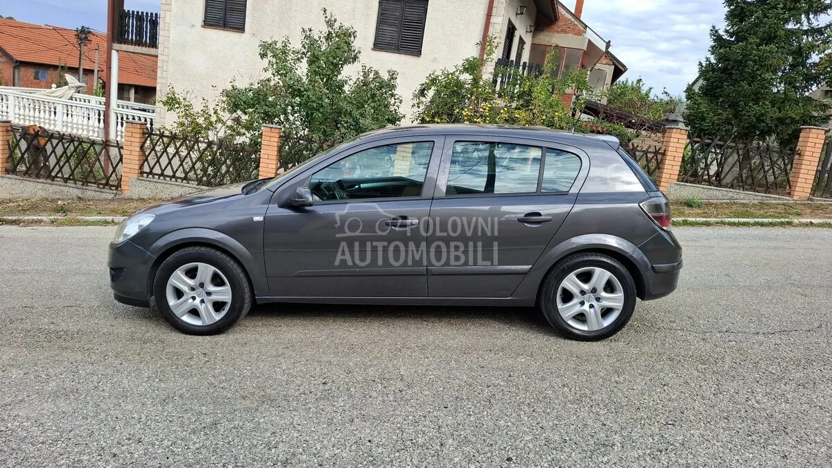 Opel Astra 2009 photo 5