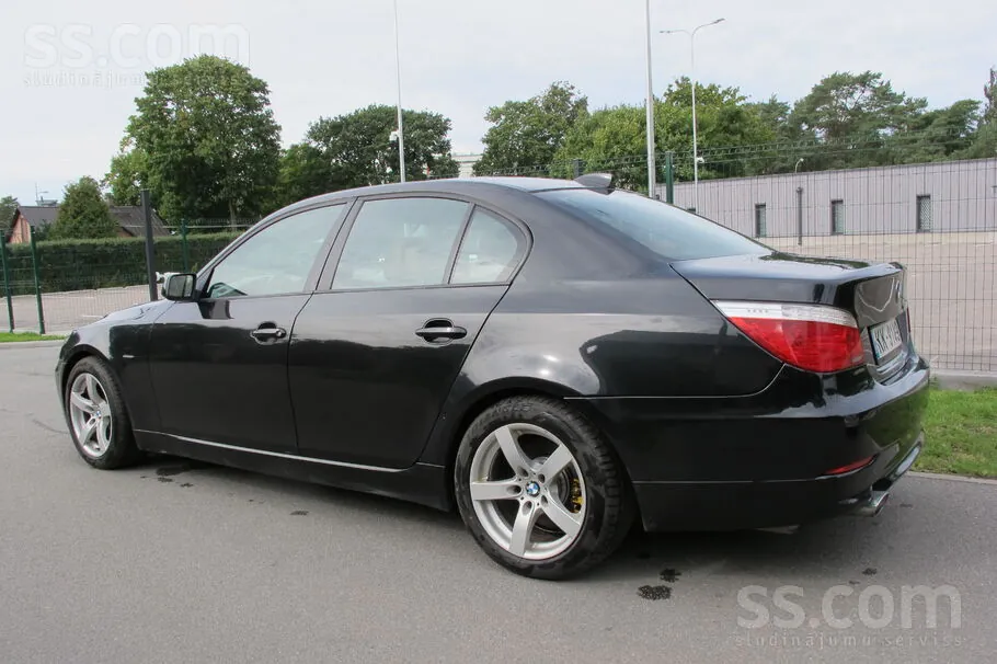 BMW 520 2009 photo 2