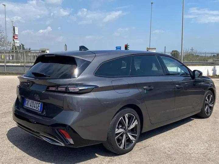 Peugeot 308 2022 photo 2