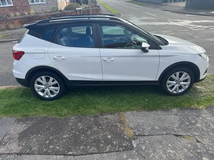 Seat Arona 2018 photo 4