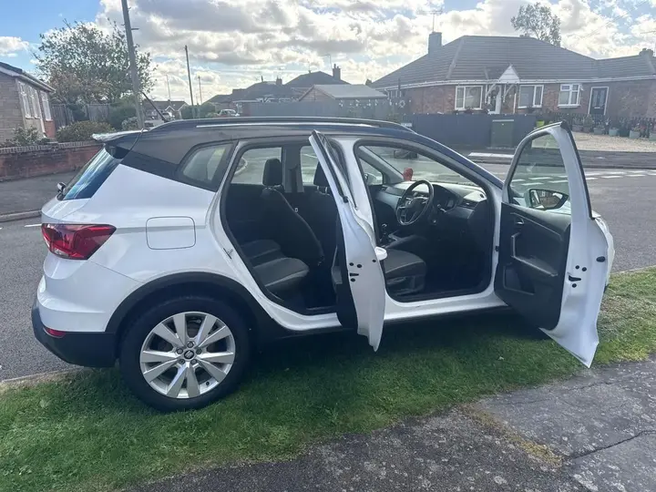 Seat Arona 2018 photo 5