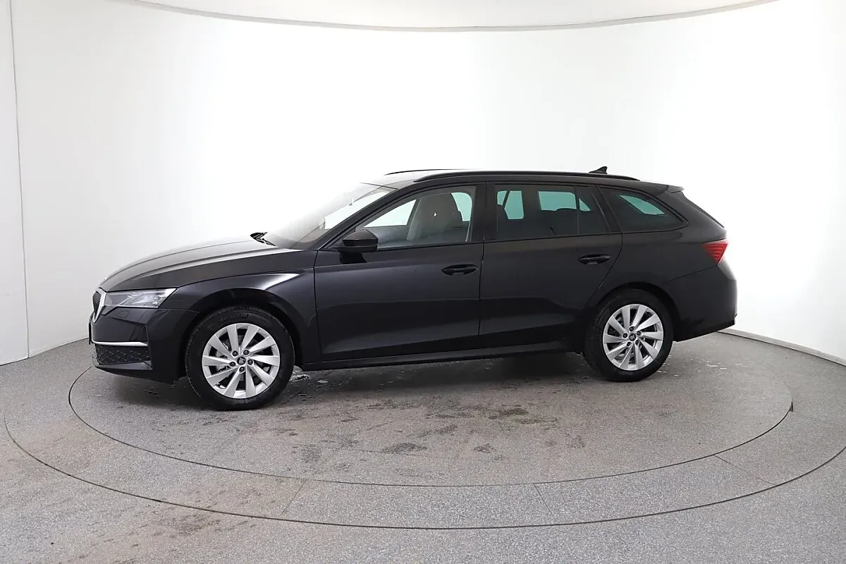 Skoda Octavia 2026 photo 2