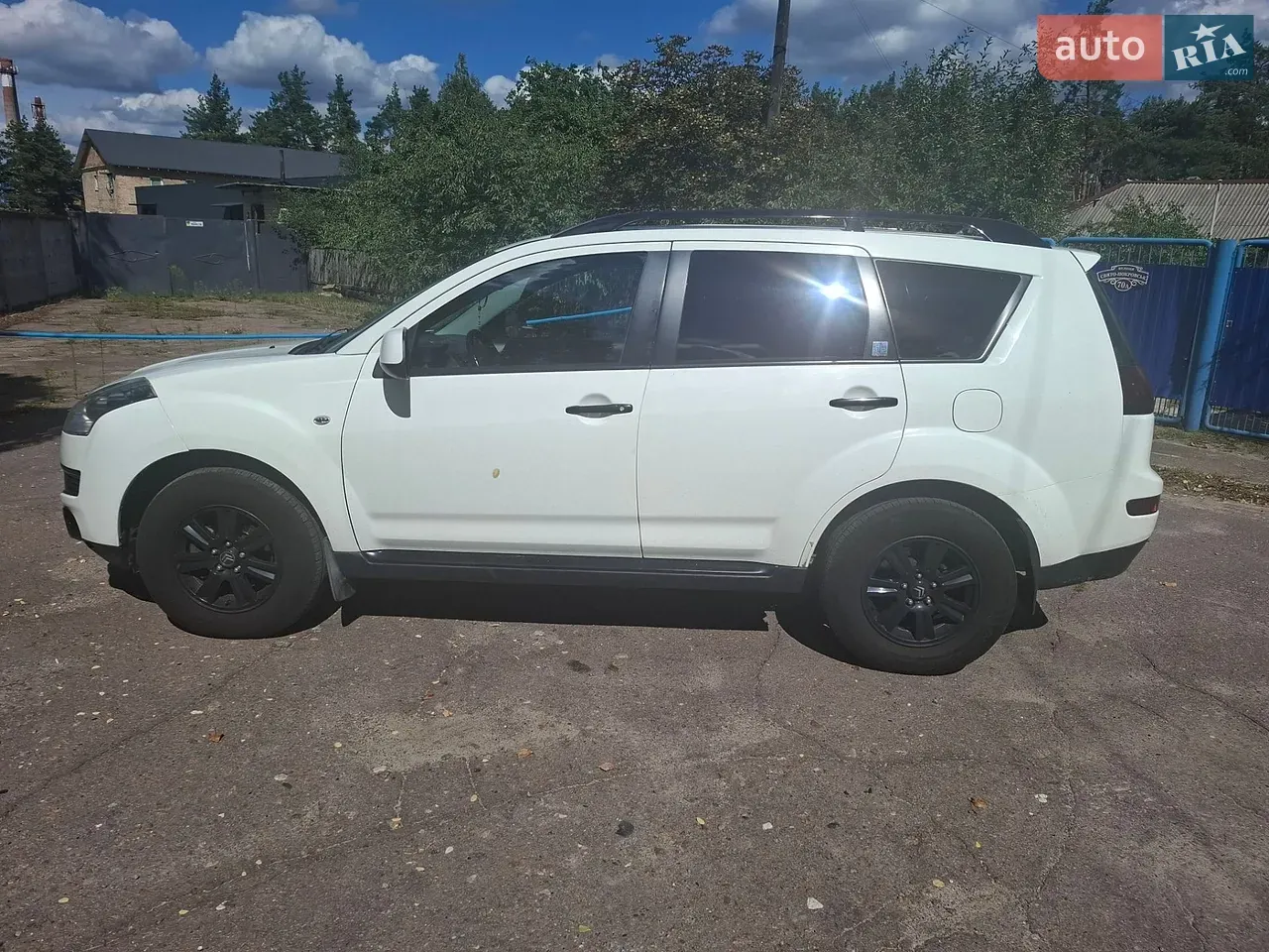 Citroen C-Crosser 2009 photo 3