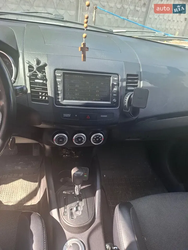 Citroen C-Crosser 2009 photo 5