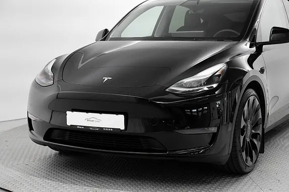 Tesla Model Y 2022 photo 2