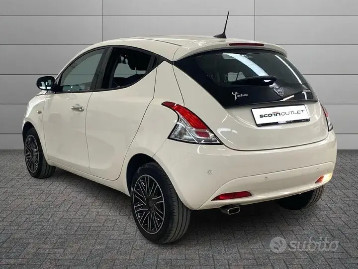 Lancia Ypsilon 2022 photo 2