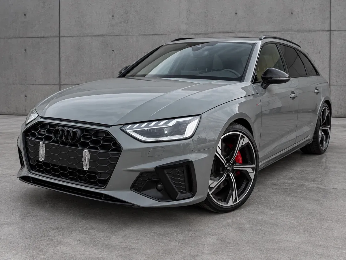Audi A4 2022 photo 2