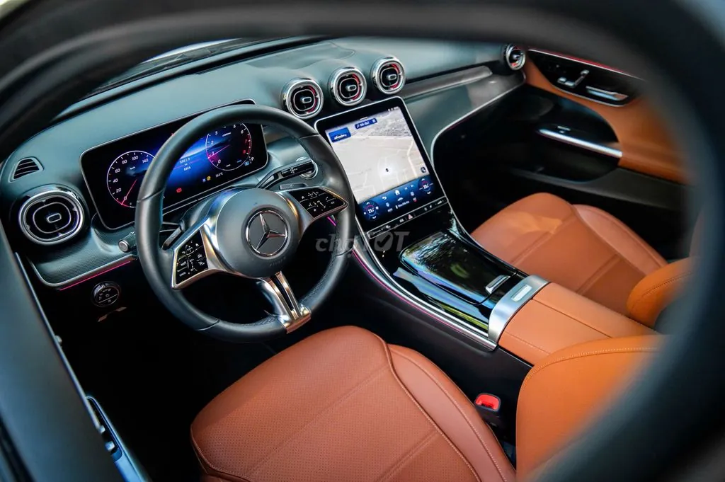 Mercedes-Benz C-Class 2025 photo 4