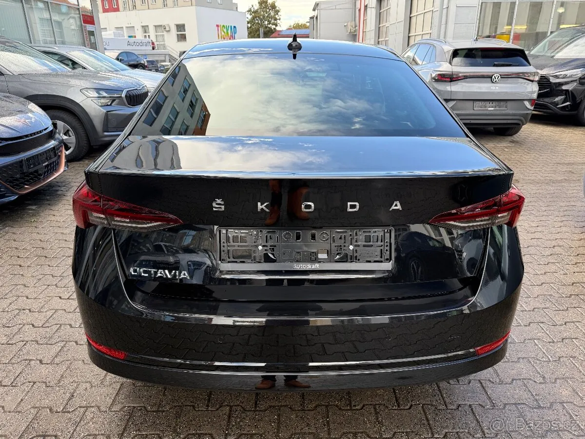 Skoda Octavia 2023 photo 5