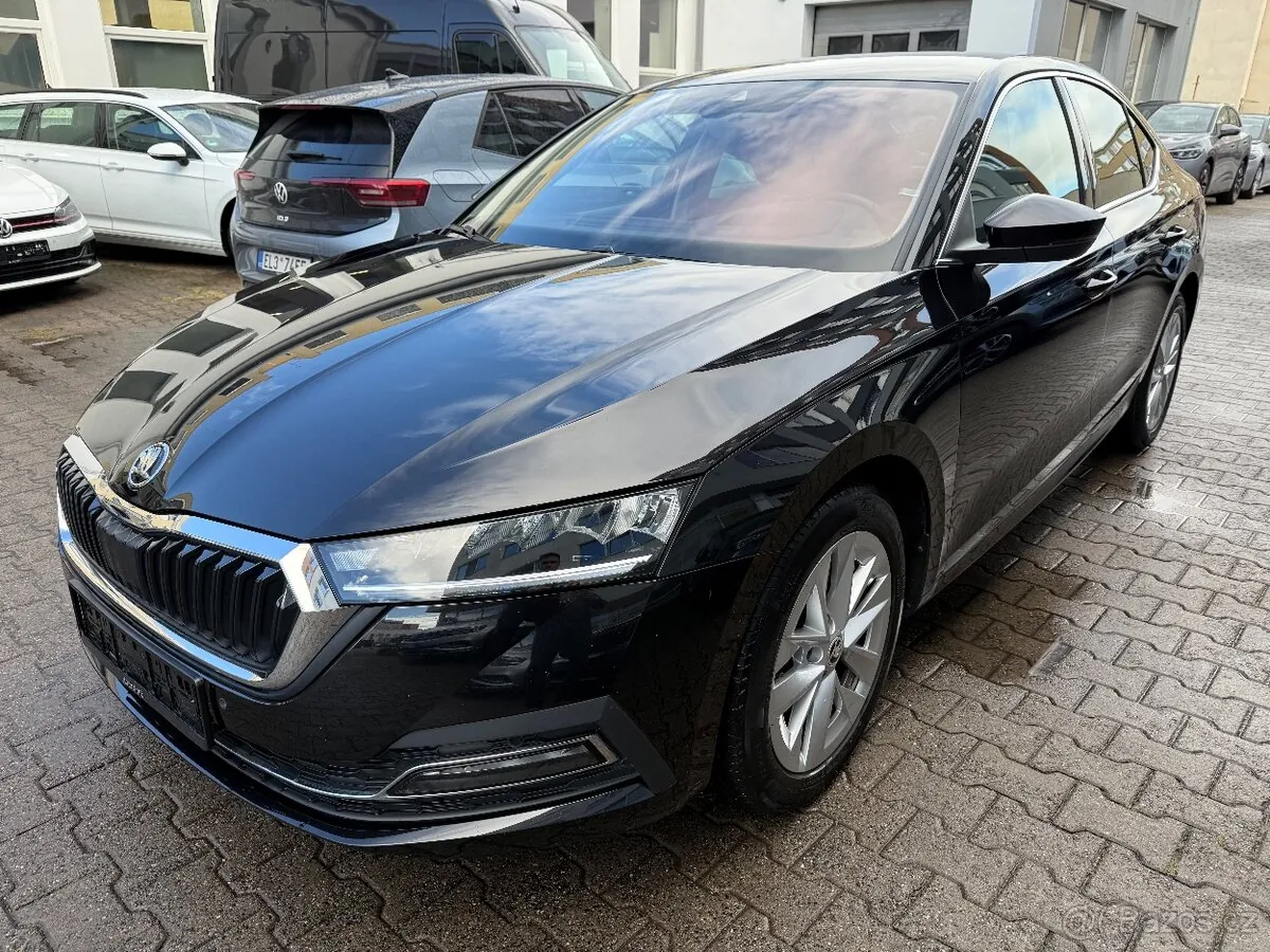Skoda Octavia 2023 photo 3