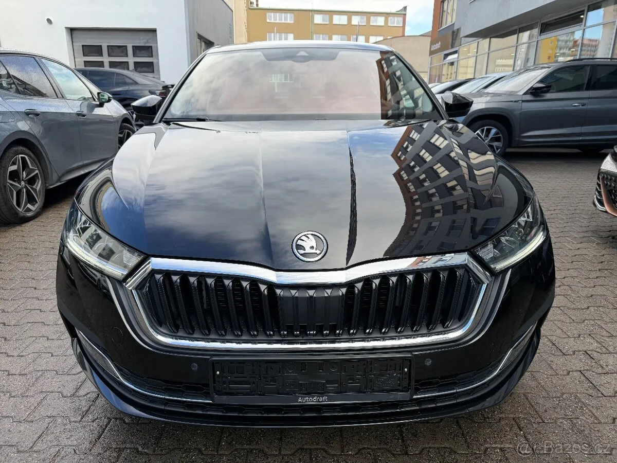 Skoda Octavia 2023 photo 2