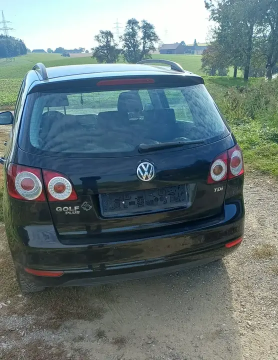 Volkswagen Golf 2011 photo 2