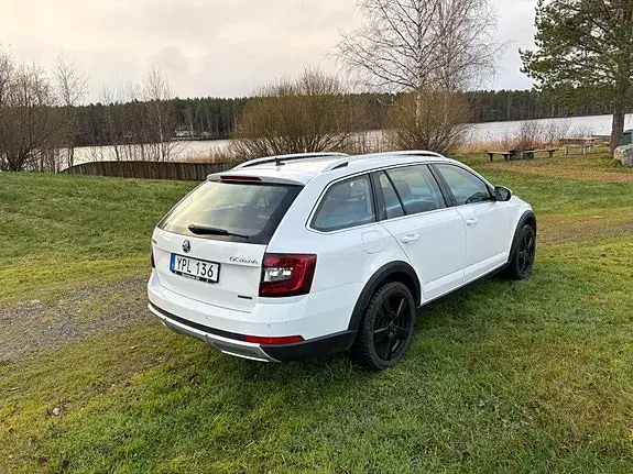 Skoda Octavia Scout 2018 photo 3