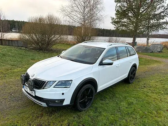 Skoda Octavia Scout 2018 photo 4