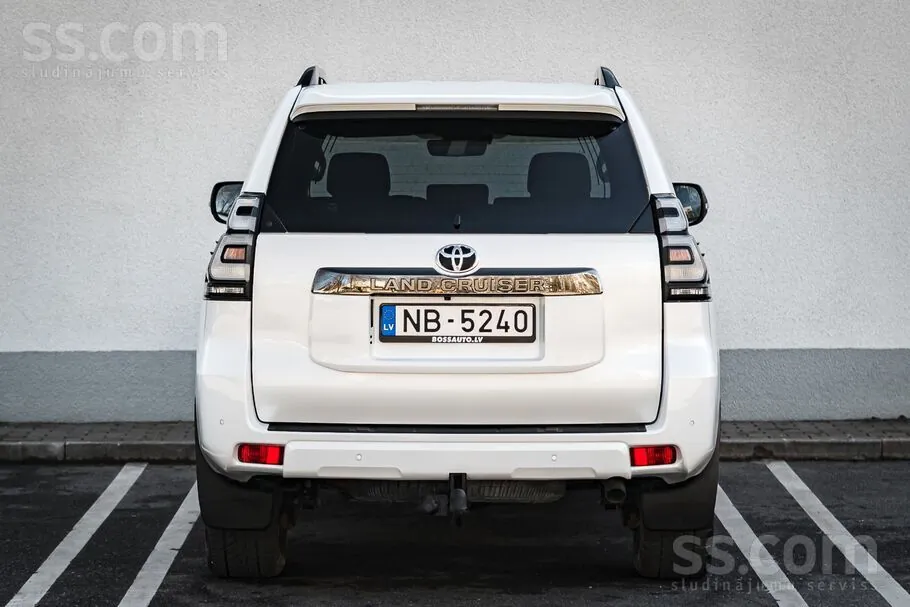 Toyota Land Cruiser 2021 photo 5