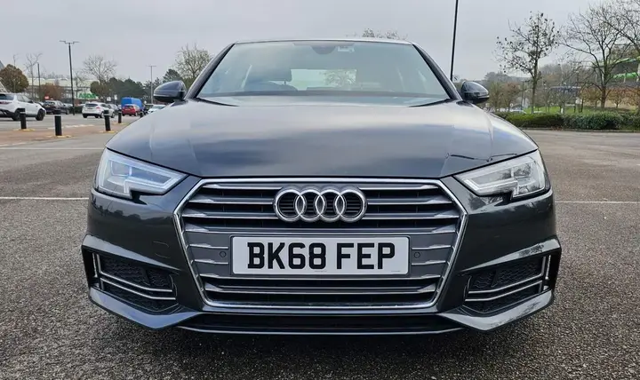Audi A4 2018 photo 3