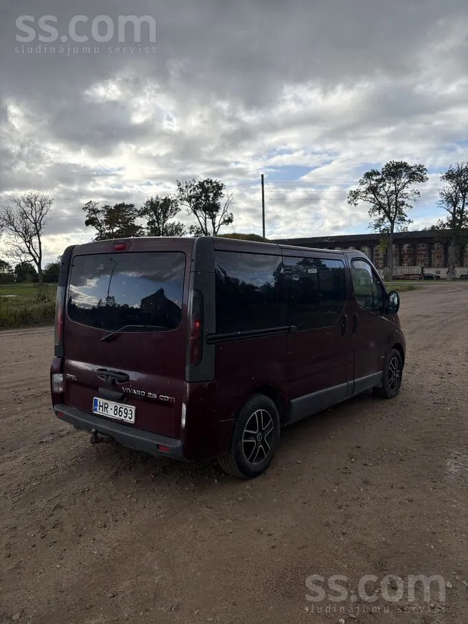 Opel Vivaro 2004 photo 3