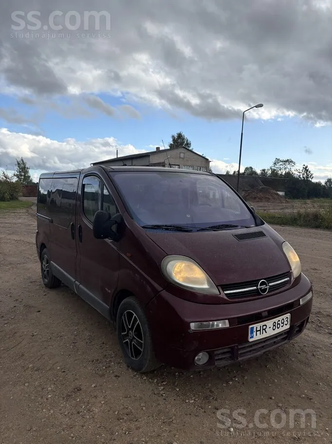 Opel Vivaro 2004 photo 2
