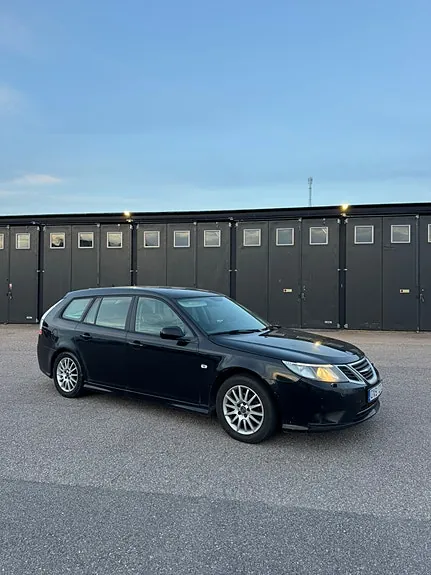 Saab 9-3 2011 photo 3