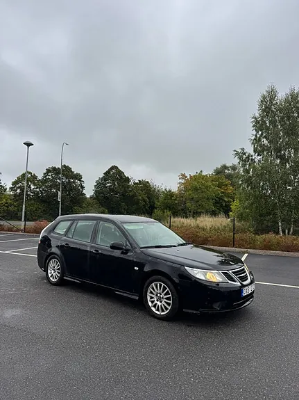 Saab 9-3 2011 photo 2