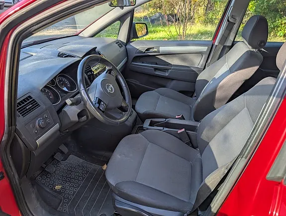 Opel Zafira 2011 photo 4