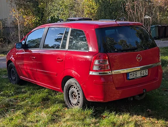 Opel Zafira 2011 photo 2
