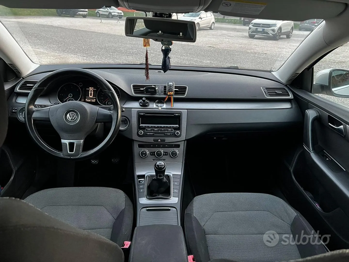 Volkswagen Passat 2012 photo 5