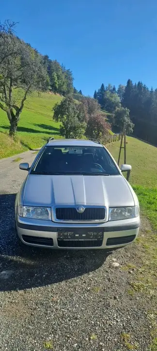 Skoda Octavia 2003 photo 2