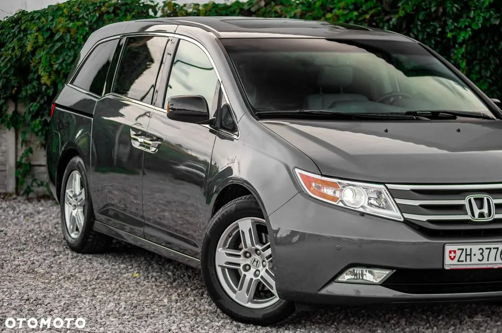 Honda Odyssey 2012 photo 2