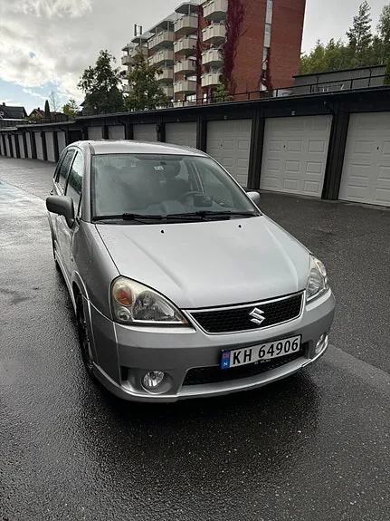 Suzuki Liana