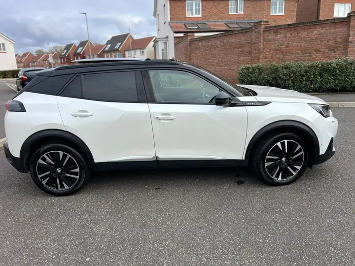 Peugeot 2008 2020 photo 3