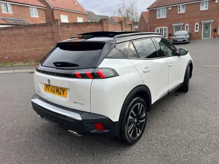 Peugeot 2008 2020 photo 4