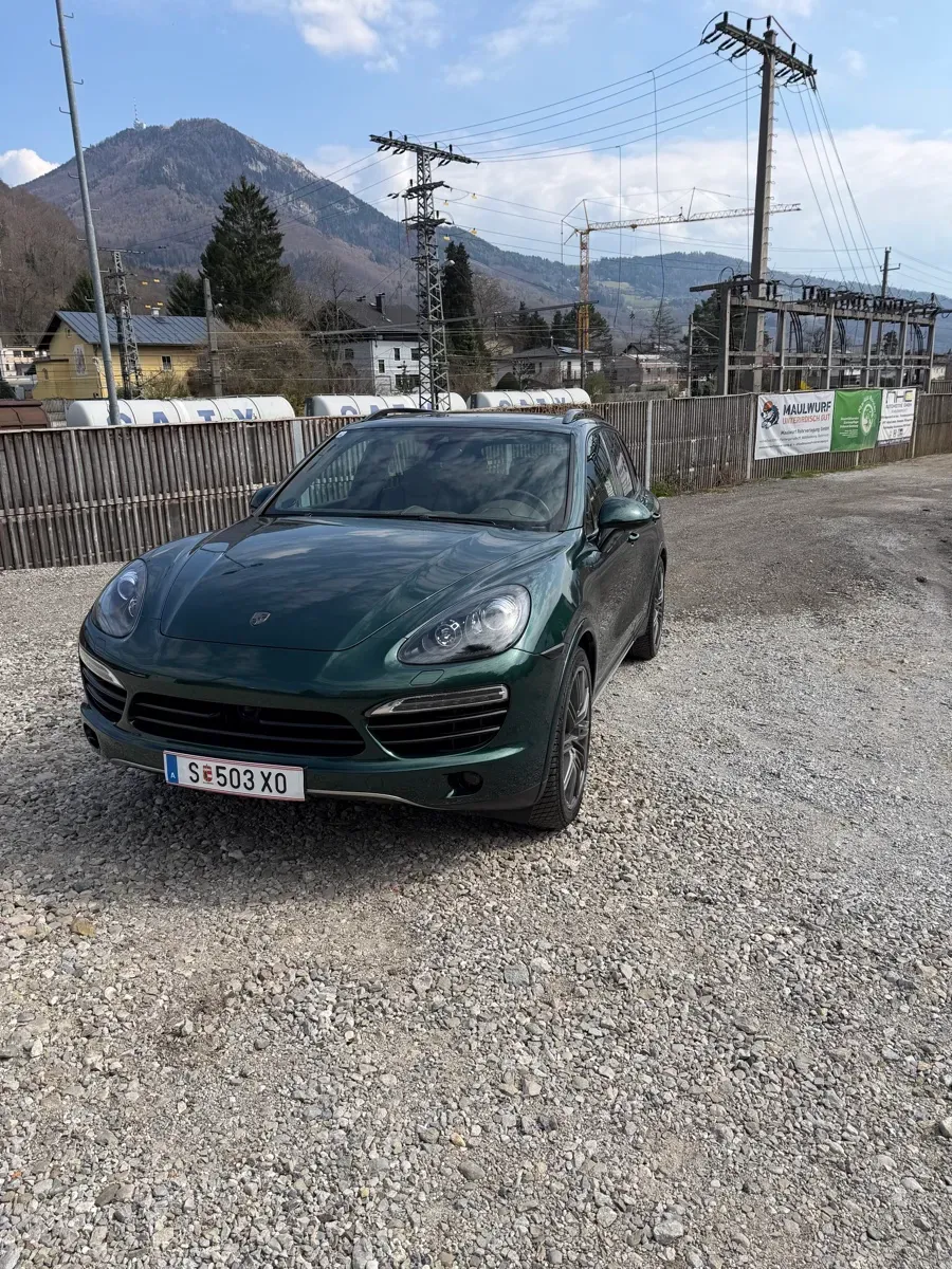 Porsche Cayenne 2013 photo 2