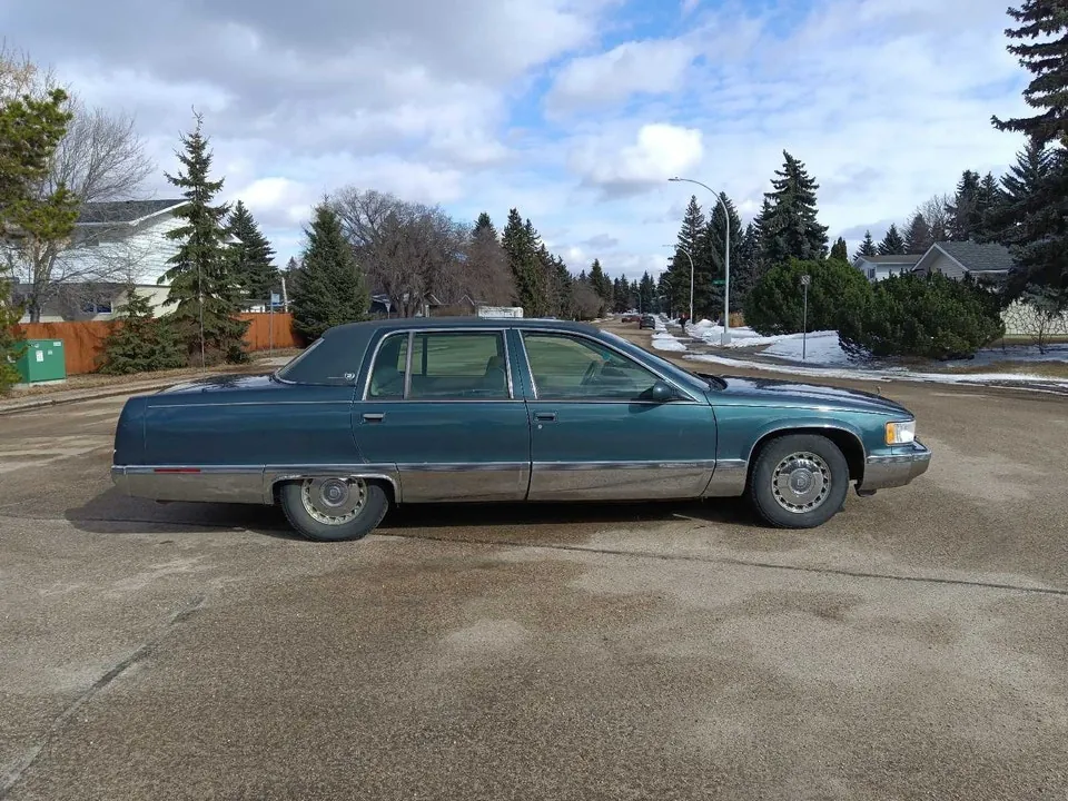 Cadillac Fleetwood 1995 photo 3