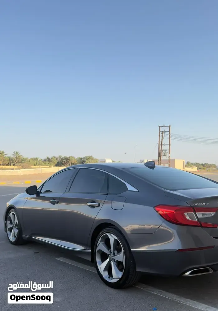 Honda Accord 2018 photo 2