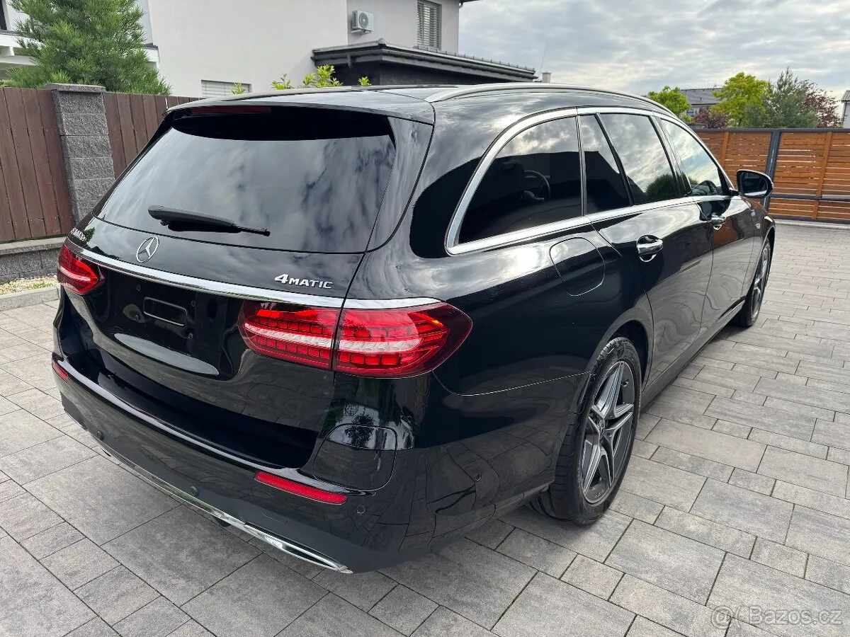 Mercedes-Benz E 300De 2022 photo 4