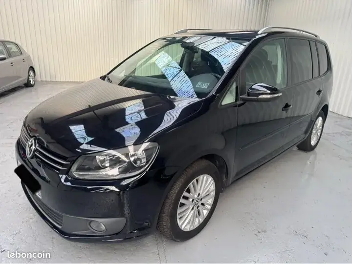 Volkswagen Touran 2015 photo 2