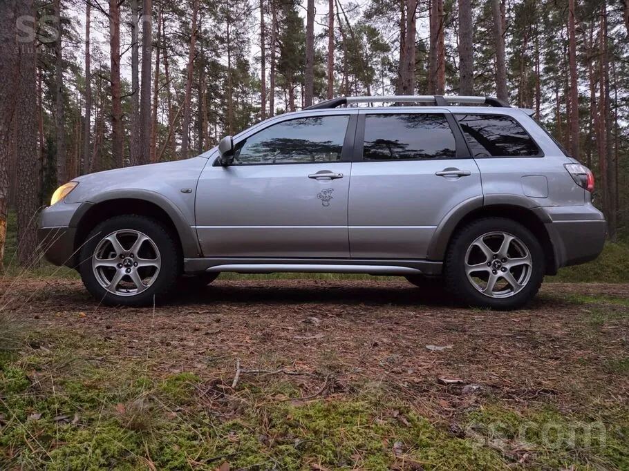 Mitsubishi Outlander 2006 photo 2