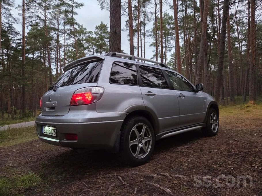 Mitsubishi Outlander 2006 photo 3